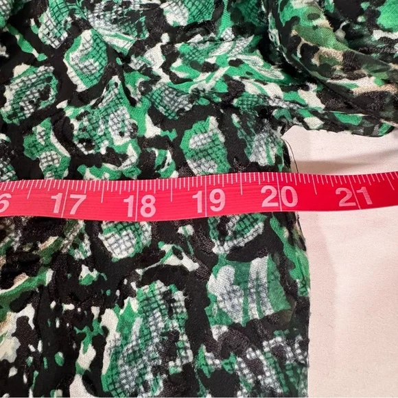 Alice + Olivia Luba Top Gathered Snake-Print Blouse Workwear Office Approved. - Picture 3 of 5